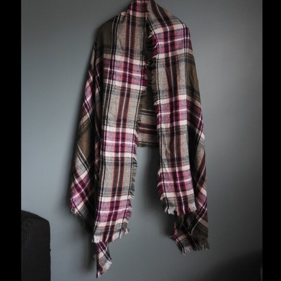 Large 100% Acrylic Plaid Pink & Green Scarf - Picture 7 of 7